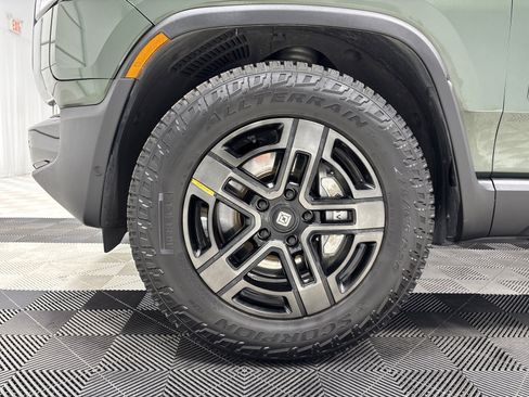 Used 2024 Rivian R1S Adventure AWD/4WD image 9