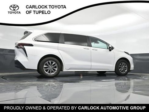 Used 2024 Toyota Sienna LE image 38