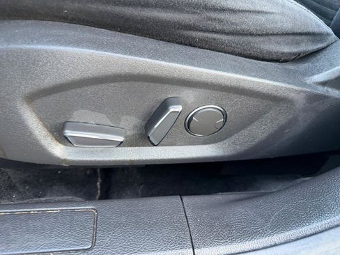 Used 2016 Ford Fusion SE FWD image 24