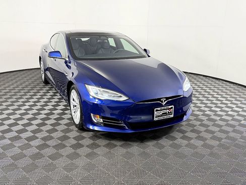 Used 2017 Tesla Model S 75D image 4