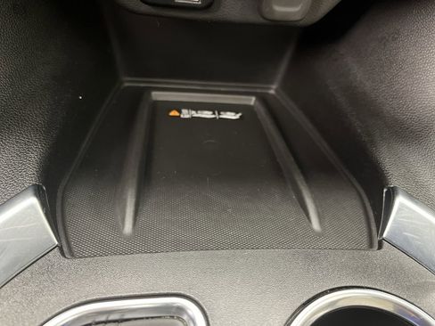 Certified 2023 Chevrolet Traverse LT w/ LT Premium Package image 30