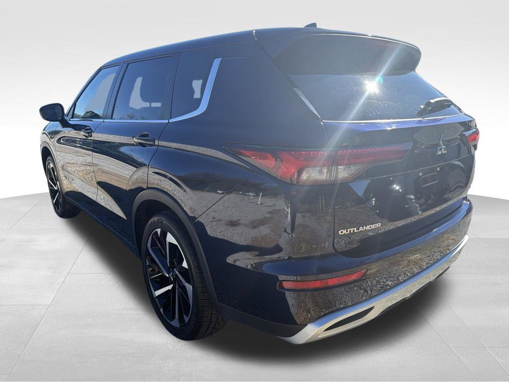 Used 2024 Mitsubishi Outlander SE Black Edition AWD/4WD image 10