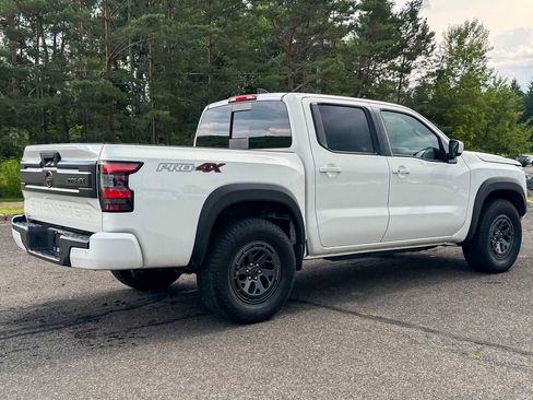 Used 2026 Nissan Frontier PRO-4X AWD/4WD image 3