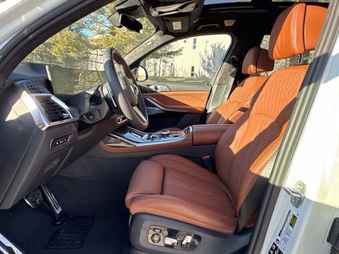 New 2026 BMW X7 M60i image 14