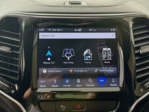 Used 2019 Jeep Cherokee Limited AWD/4WD image 13