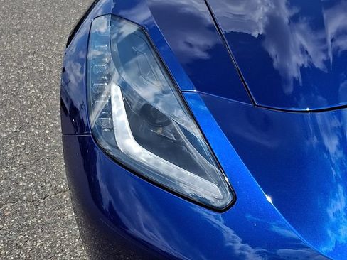 Used 2017 Chevrolet Corvette Stingray Coupe RWD image 9