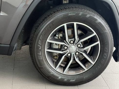 Used 2018 Jeep Grand Cherokee Limited RWD image 9