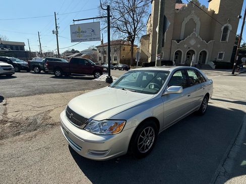 Used 2000 Toyota Avalon XLS image 36