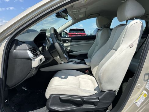 Used 2019 Honda Accord LX image 14