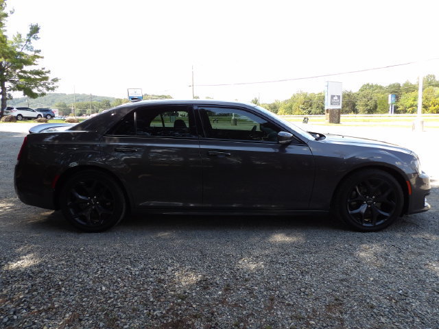 Used 2022 Chrysler 300 S w/ Comfort Group RWD image 6