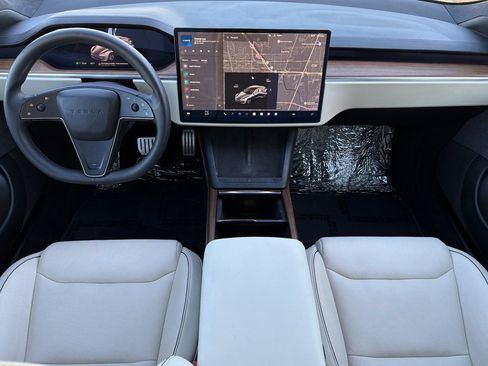 Used 2021 Tesla Model S Plaid image 12