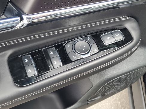 New 2026 Lincoln Corsair Premiere image 10