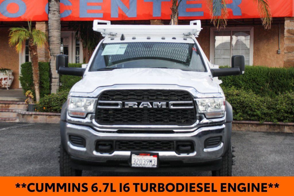 Used 2022 RAM 5500 Tradesman w/ Chrome Appearance Group AWD/4WD image 3