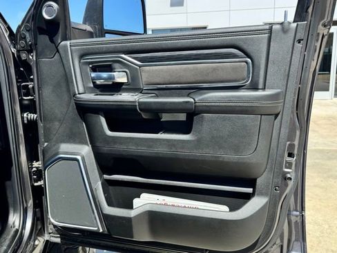 Used 2023 RAM 3500 Laramie AWD/4WD image 31