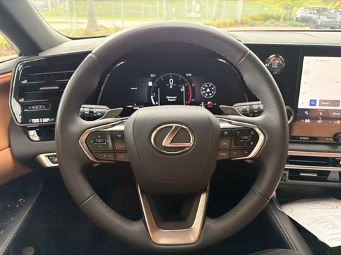 Used 2025 Lexus RX 350 FWD w/ Technology Package image 7