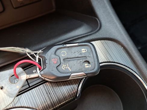 Used 2022 GMC Acadia SLT w/ Technology Package image 28