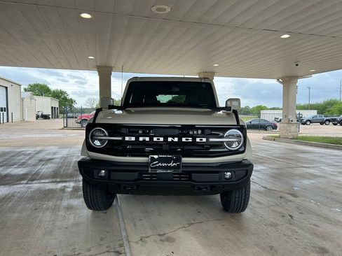 New 2026 Ford Bronco Outer Banks AWD/4WD image 9