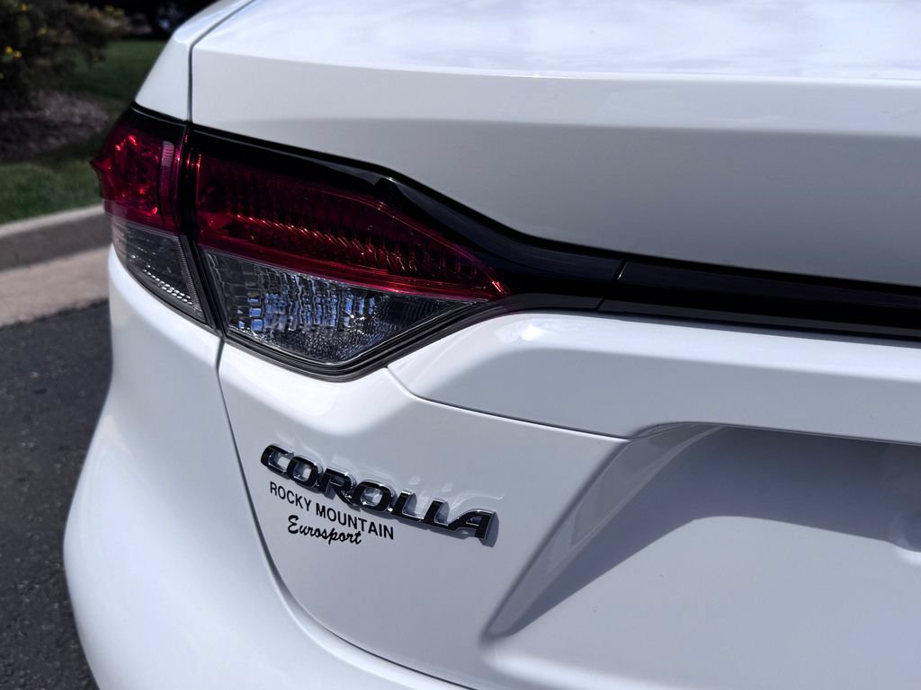 Used 2022 Toyota Corolla LE FWD image 6