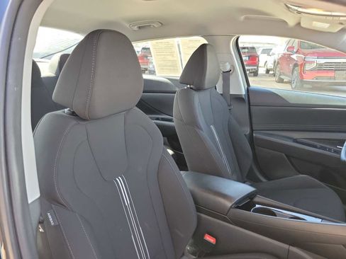Used 2023 Hyundai Elantra SEL w/ Convenience Package image 14