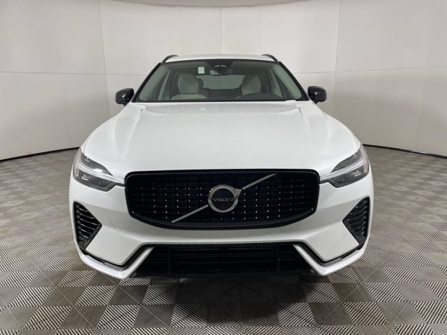 Certified 2025 Volvo XC60 T8 Plus w/ Protection Package AWD/4WD image 3