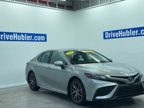 Used 2024 Toyota Camry SE image 4
