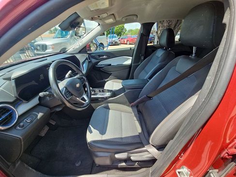 Used 2024 Chevrolet Trax LT w/ Driver Confidence Package image 19