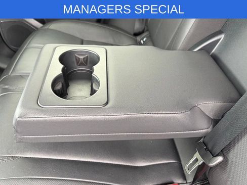 Used 2025 Land Rover Range Rover Velar Dynamic SE AWD/4WD image 13