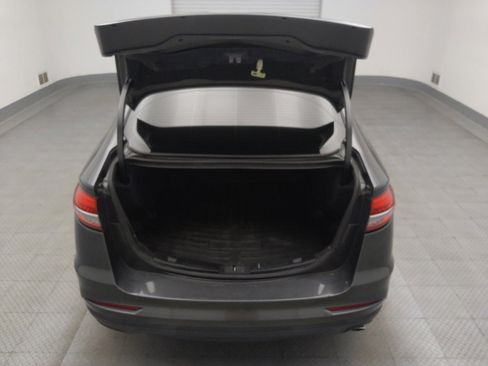 Used 2020 Ford Fusion SEL FWD image 29