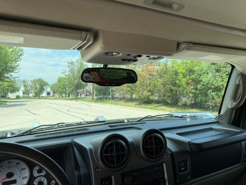 Used 2004 HUMMER H2 Luxury w/ Preferred Equipment Group image 11