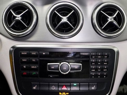 Used 2014 Mercedes-Benz CLA 250 4MATIC image 15