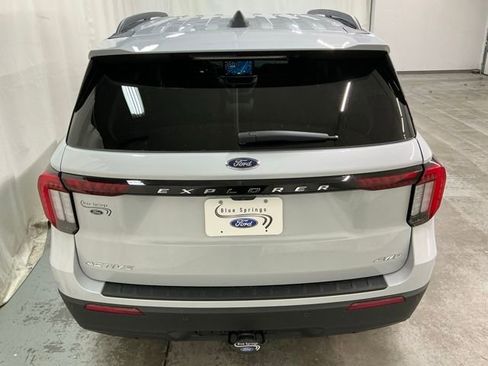 New 2026 Ford Explorer Active image 4