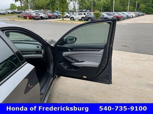 Certified 2018 Honda Accord Touring image 19