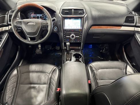 Used 2019 Ford Explorer Platinum AWD/4WD image 13