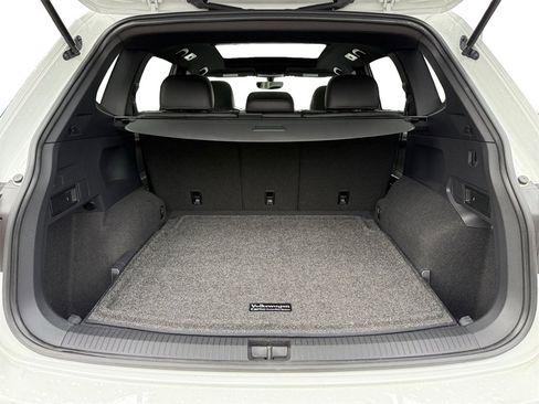 Used 2021 Volkswagen Tiguan SE R-Line image 10