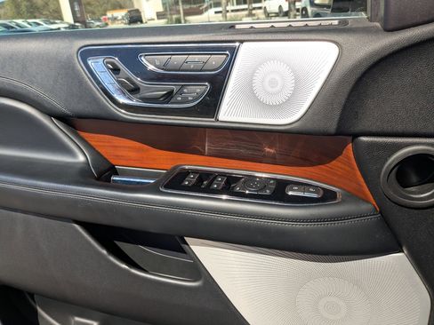 Used 2019 Lincoln Navigator L Reserve image 12