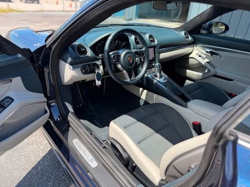 Used 2017 Porsche 718 Cayman S RWD image 79