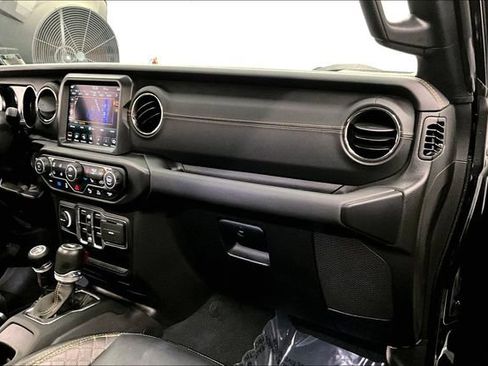 Used 2023 Jeep Wrangler Unlimited Sahara image 19