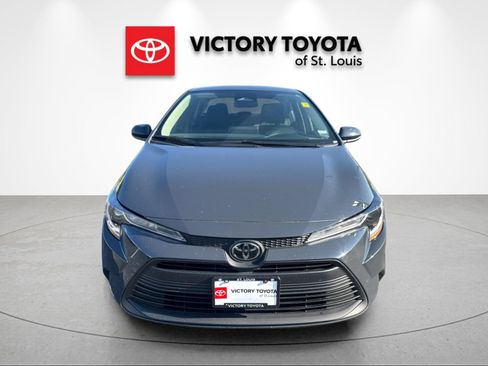 Used 2025 Toyota Corolla LE FWD image 8