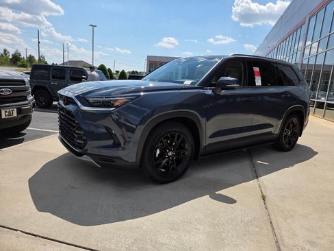 New 2026 Toyota Grand Highlander FWD image 3