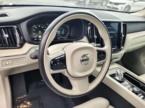 Used 2018 Volvo XC60 T8 Inscription w/ Advanced Package image 9