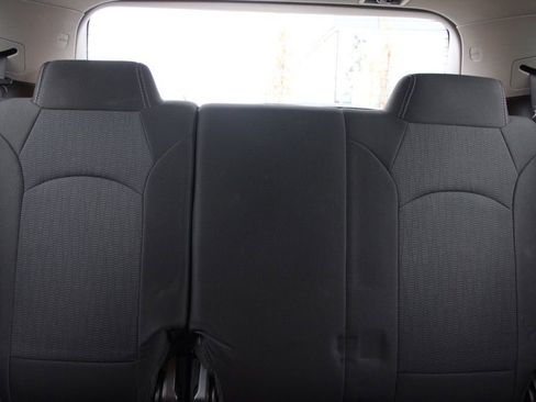 Used 2017 Chevrolet Traverse LT w/ Style and Technology Package image 25