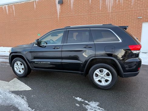 Used 2017 Jeep Grand Cherokee Laredo w/ Quick Order Package 23E AWD/4WD image 5