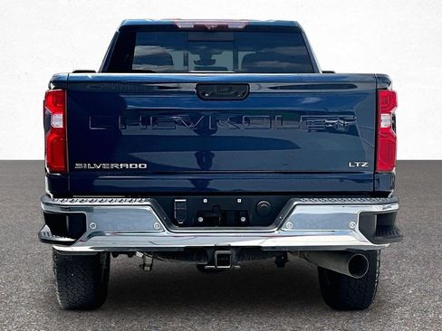 Used 2020 Chevrolet Silverado 2500 LTZ w/ LTZ Premium Package AWD/4WD image 6