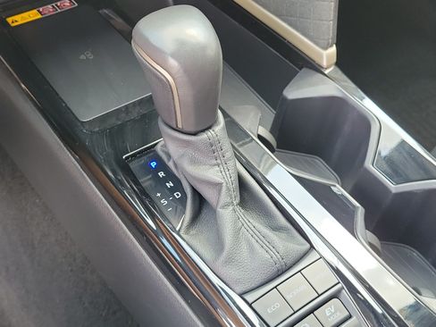 Used 2025 Toyota Camry XLE AWD/4WD image 28
