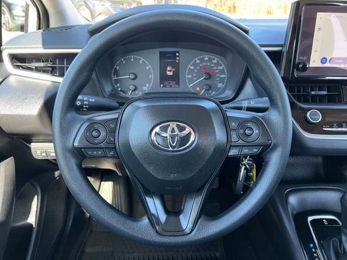 Used 2025 Toyota Corolla LE FWD image 21