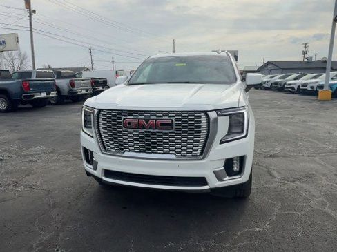 Certified 2022 GMC Yukon XL Denali image 3