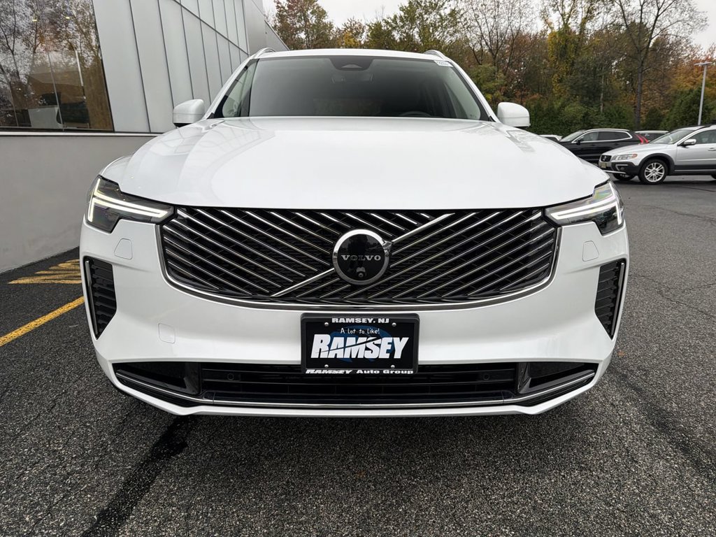 Certified 2026 Volvo XC90 B6 Plus AWD/4WD image 3