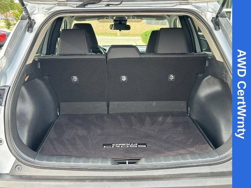 Used 2022 Toyota Corolla Cross LE AWD/4WD image 5