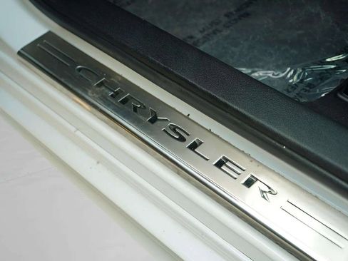 Used 2021 Chrysler 300 Touring L image 37