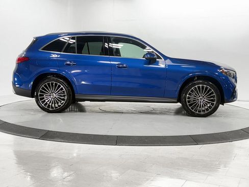 Used 2025 Mercedes-Benz GLC 350e 4MATIC w/ AMG Line image 36
